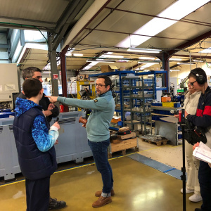Lors du tournage à Breizh Usinage